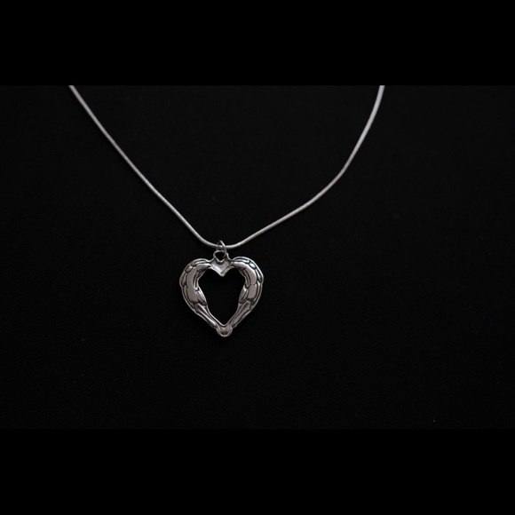 NEW Heart Necklace - Picture 1 of 2